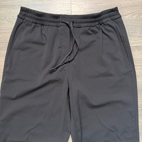 Lululemon Women's Tapered-Leg Mid-Rise Pant 7/8 Length - Black - Picture 4 of 10